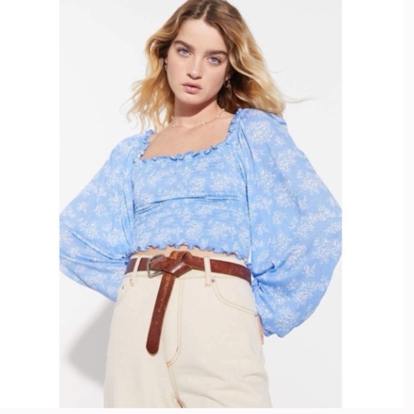 Urban Outfitters Ryan Smocked Square Neck Top. Size L